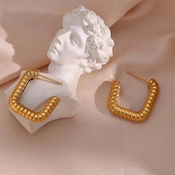 New Geometric 18K Gold Minimalist Hoop Earrings, NICE EARRINGS, CUTE EARRINGS - Picture 6 of 8